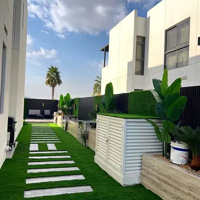 Artificial grass with steps
