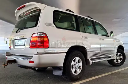 Toyota Land Cruiser VXR 2002 GCC Specs