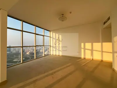 شقة VIP ثلاث غرف وصالة ومجلس أول ساكن في تاور راقي مع إطلالة بحرية مباشرة و2 باركينج مجاني وصيانة مجانية والدفع 4 أو 6 دفعات