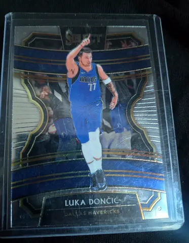 Luka Dončić Select Basketball Trading Card - Dallas Mavericks (Sleeved)