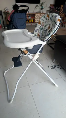 Baby feeding chair