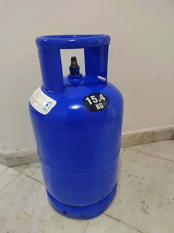 15.4 kg Blue Gas Cylinder - empty Good Condition in Al Zahiyah area Electra Park