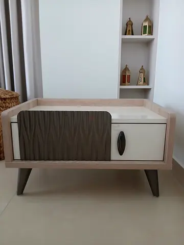 Tabel/side table with drawer