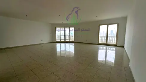 اكبر ثلاث غرف وصالة بالمجاز 3 مساحات واسعة تراس كبير 2 بلكونة 4 حمامات غرفة خادمة ماستر تكييف وباركينج وجيم ومسبح مجاني