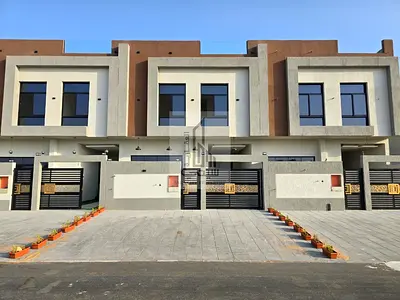 بدون رسوم سنوية تاون هاوس 4 غرف تملك حر
