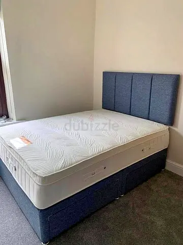 Premium Quality 180*200 King Size Bed Frame With Panel Line Headboard.