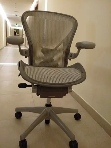 Herman miller Aeron size C fully loaded