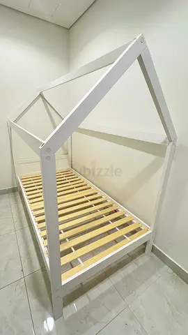 White wooden house-frame single kid's bed (no mattress) - Excellent Condition