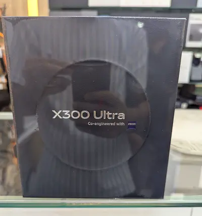 Vivo X300 Ultra (16+1TB) Sealed Pack