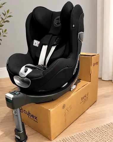 Cybex sirona Z i size car seat with isofix base