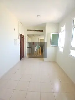 NEAR PARK AND KUCHA PARKING, NEAT AND CLEAN FAMILY BUILDING APPARTMENT