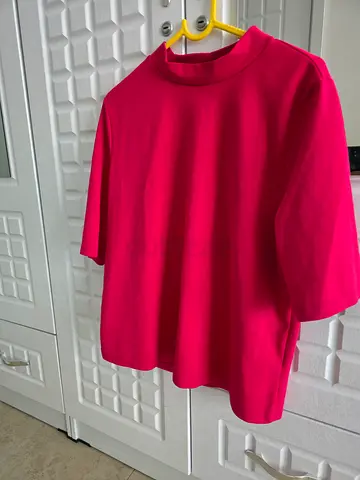 Vibrant Hot Pink High-Neck Short-Sleeve Top