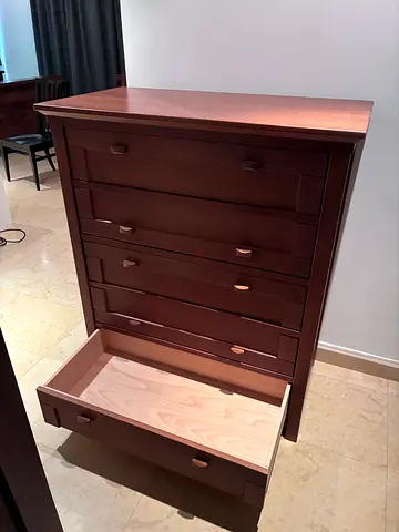 Solid Wood Dresser / Chest of 5 Drawers with soft close - Good Condition