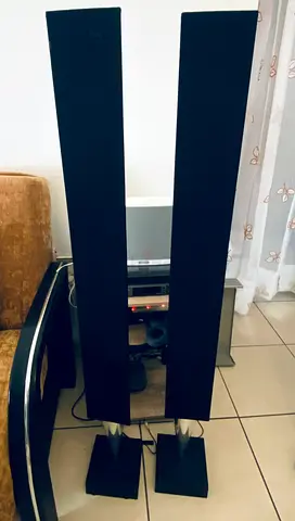 B&O Beolab 8000