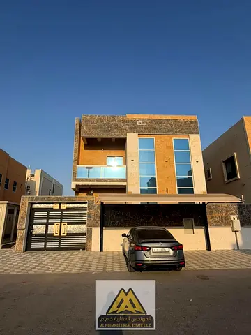 New villa (second occupancy) | 5 master bedrooms | Majlis and two living areas | Prep kitchen | Carport behind the garden | Prime location in Al Yasme