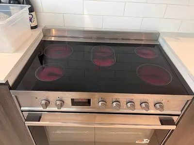 Hisense 5 hobs electric ceramic stove latest model same like condition