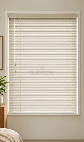 *Urgent Sell* Set of 5 Off white / beige horizontal Venetian window blinds - good condition