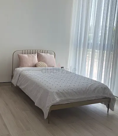 Crate and barrel bed