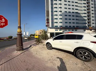 على الكورنيش مباشره / تملك حر لجميع الجنسيات / موقع استراتيجي / عائد استثماري ممتاز جدا