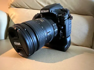 Nikon D810 and Nikon battery grip - As new condition