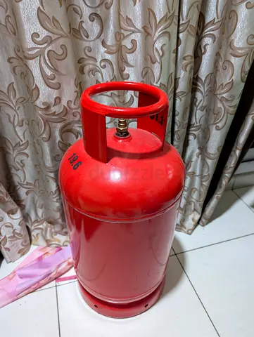 Red LPG Gas Cylinder - 19.6 kg (Used) with 90%gas