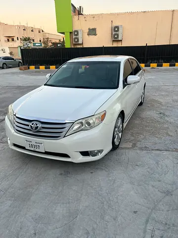 2011 Toyota AVALON 照片 1