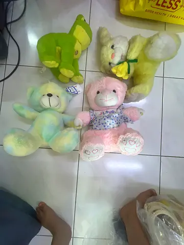 Lot of 5 soft plush teddy bears - mixed colors, good condition
