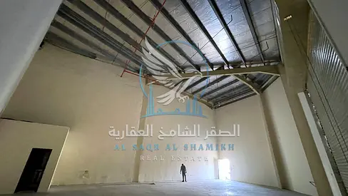 موقع مميز | رئيسي مباشره | مساحه ممتازه | تصميم عصري | فاير سيستم حديث | ارتفاع ممتاز يمكن عمل ميزانين | تسهيلات دفعات | سهوله دخول الشاحنات والمركبات