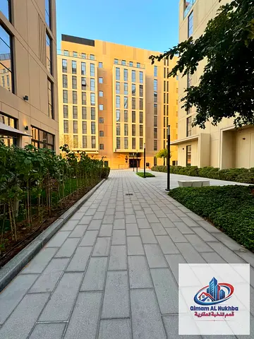 أرقى غرفة وصالة للإيجار في الممشى الشارقة، مساحة ممتازة، بلكونة بإطلالة مفتوحة، مطبخ أمريكي، حمامان، تكييف وغاز مركزي، تشطيبات بانوراما
