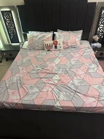 Big opportunity, King-size bedroom