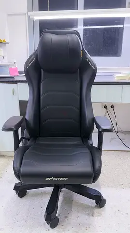 Dxracer gaming chair - brand new