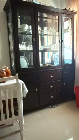 Dark wood display cabinet / china cabinet with glass doors