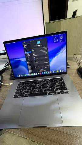 MacBook Pro (16-inch, 2019) Silver 2.6GHz 6‑core Intel Core i7, 16GB DDR4 RAM and 512GB SSD