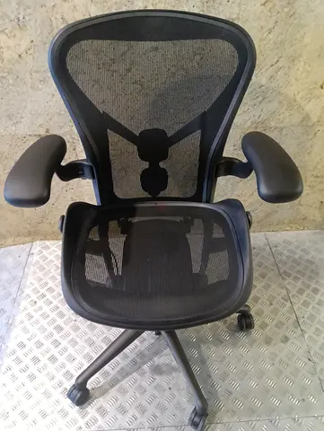 Herman Miller remastered chair for selling.size B.colour black