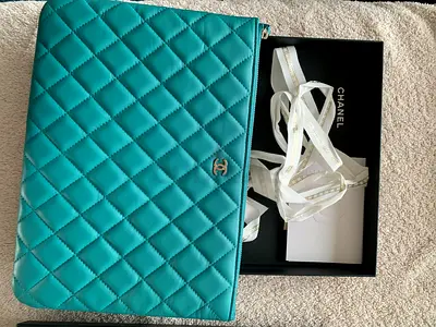 Chanel Pochette color Teal