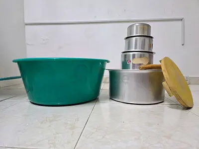 Household kitchen pots and plastic basin set - used