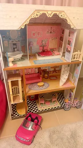 Barbie house with accessories