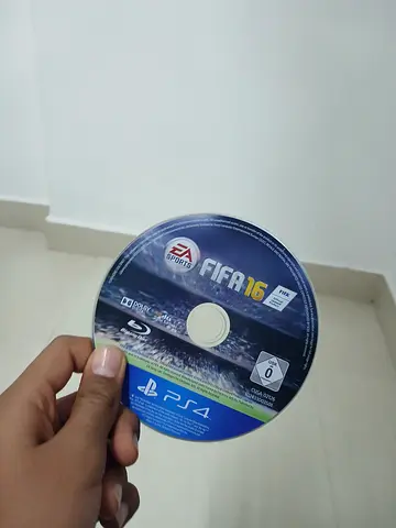 FIFA 16 PS4 and ps5 game disc - Good condition
