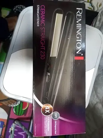 Remington Ceramic Straightener (230) - Good Condition, With Box