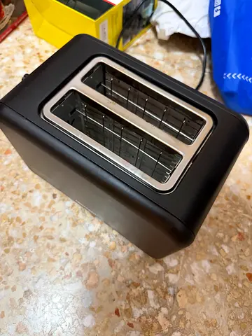 Black 2-Slice Toaster - Good Working Condition