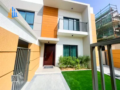 A luxurious, detached villa in the heart of Azha community… Luxury living and the highest standards of privacy with freehold ownership and spacious li