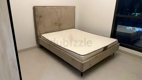 Bed queen size (Pan Home)