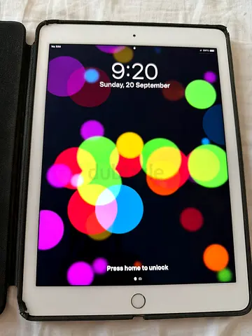 iPad with Smart Cover - Good Working Condition iPad Air 2 16gb