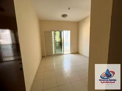 غرفه صاله بلكونه مع خزائن المجاز غرفه نوم كبيره مع خزائن صاله ممتازه بلكونه اطلاله رائعه مطبخ مرتب حمام لوكس تكييف غاز مركزي