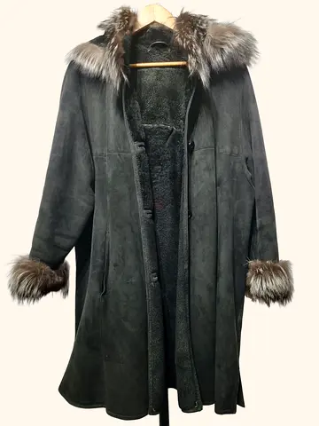 Luxury Swedish Shearling Coat with Fox Fur Collar | Vintage Winter Coat