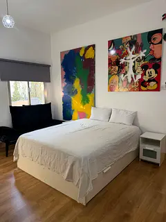 Individual Room for Rent near Métro Bussiness Bay .