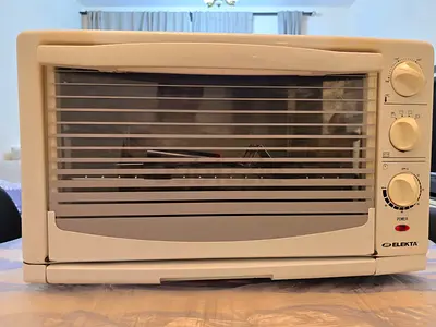 Elekta Compact Electric Oven / Toaster Oven, Conventional Oven- Good Working Condition