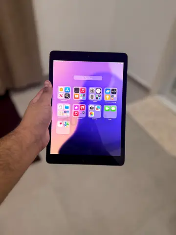 Ipad 7th Generation 128 GB Storage Space Grey Excellent Condition