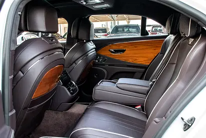 2021 Bentley FLYING SPUR 照片 9