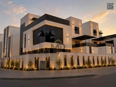 فيلا زوايه شارعين شامل رسوم التسجيل والكهرباء والمياة والمكيفات مع مسبح ومصعد موقع مميز قريب من جميع الخدمات